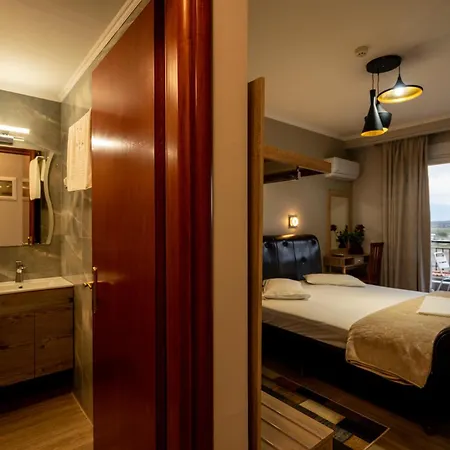 ξενοδοχείο Elegant Epavlis 3*